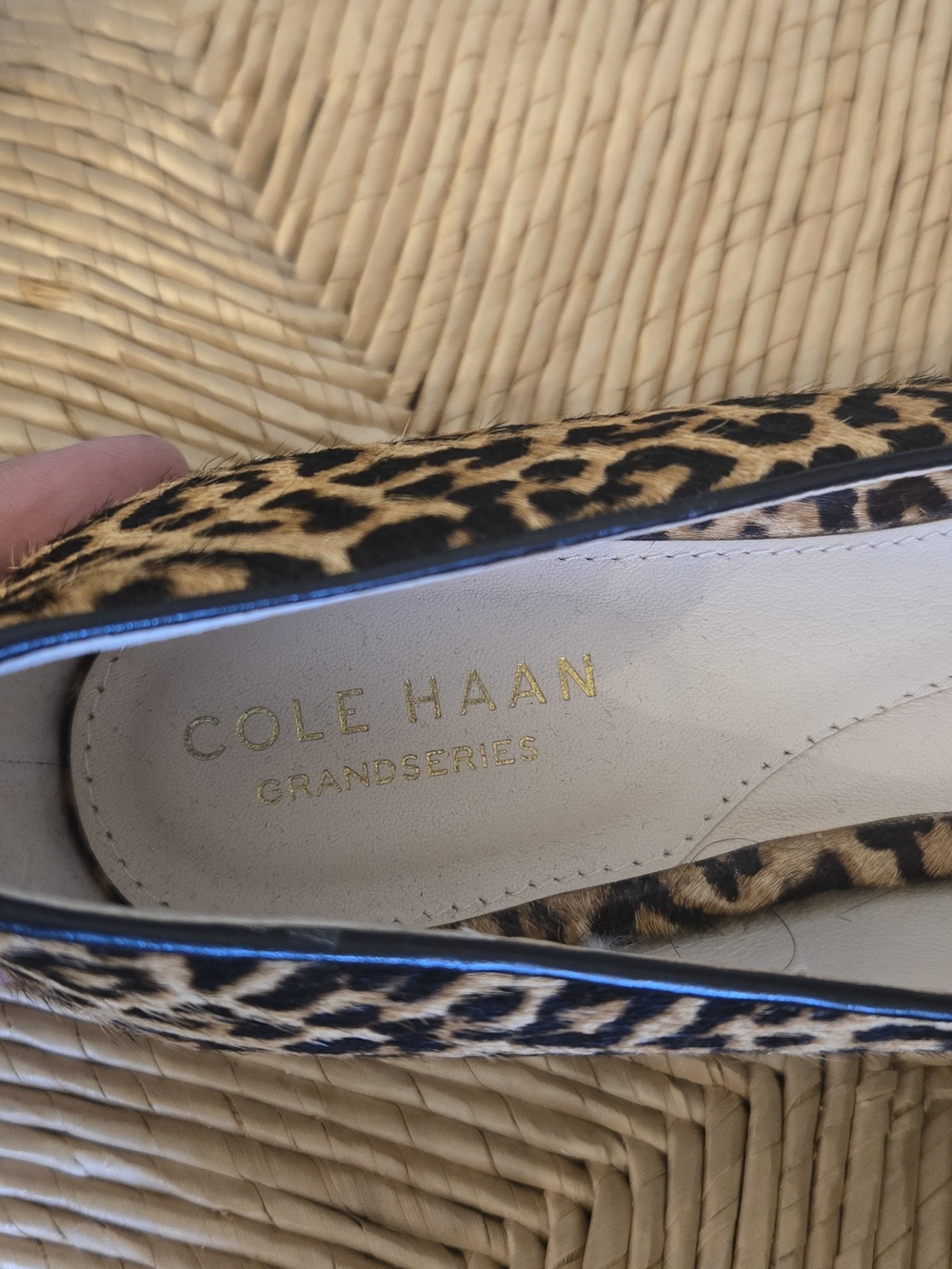 Cole Haan Leopard-Print Pointed-Toe Flats in Tan and Black. Sz 8 - Picture 2 of 5